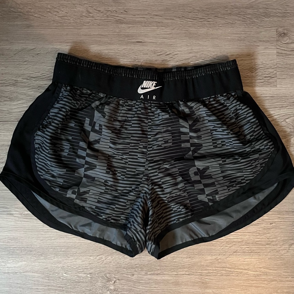 Nike Women's Tempo Dry Core 3'' Running Shorts